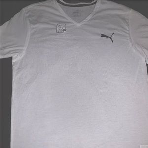 Woman’s Palmer White Tea V-Neck